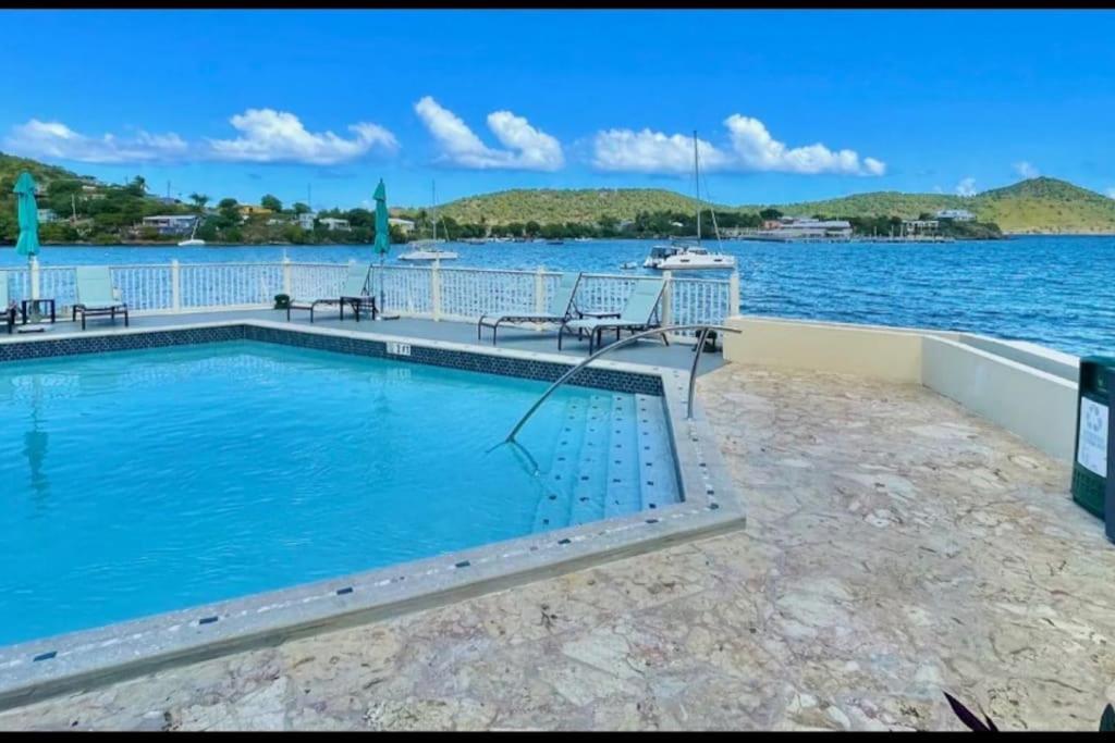 Mermaid Escape - Amazing Views! East End  Bagian luar foto