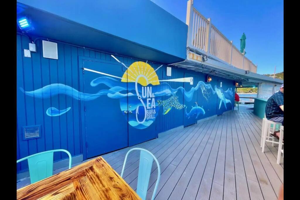 Mermaid Escape - Amazing Views! East End  Bagian luar foto