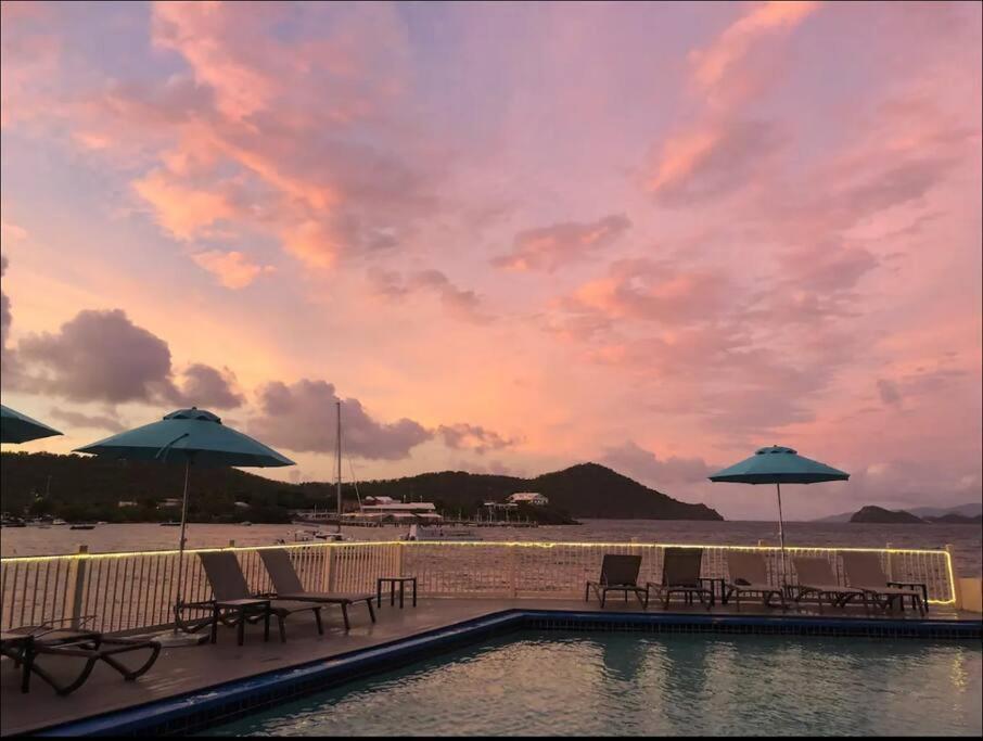 Mermaid Escape - Amazing Views! East End  Bagian luar foto